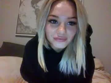 Britneycherry08's room 1200 strip goal