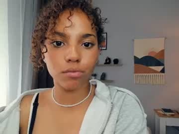 Heeeeeeeeeyyyy^^ GOAL: Dance sensetive back to camera!  #shy #new #18 #teen #natural [48 tokens remaining]