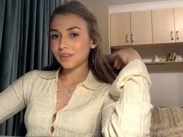 Goal: Unbuttoning my T-shirt - Greetings to all! It's my first days on CB! Welcome to my room!  #skinny #18 #new #teen #shy  [0 tokens remaining]