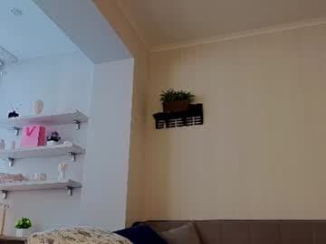 Goal: 🍒🫣This is the first time flash boobs🫣🍒 | Hi, I'm #18 years old❤️, I'm a #teen, and I'm a little #shy 🫣 because I'm #new here. I'm #young [1036 tokens remaining]